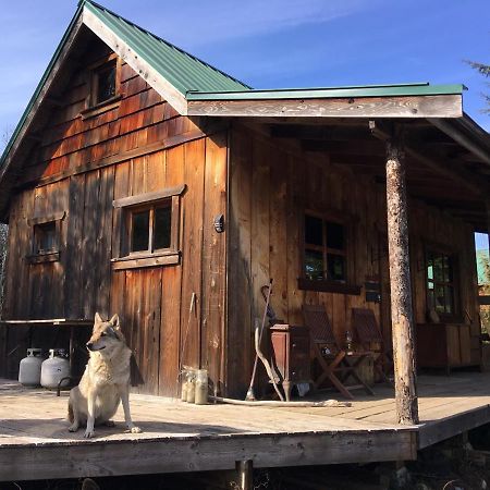 Maple Heart Ranch Hotel Shawnigan Lake Bagian luar foto