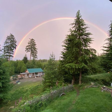 Maple Heart Ranch Hotel Shawnigan Lake Bagian luar foto