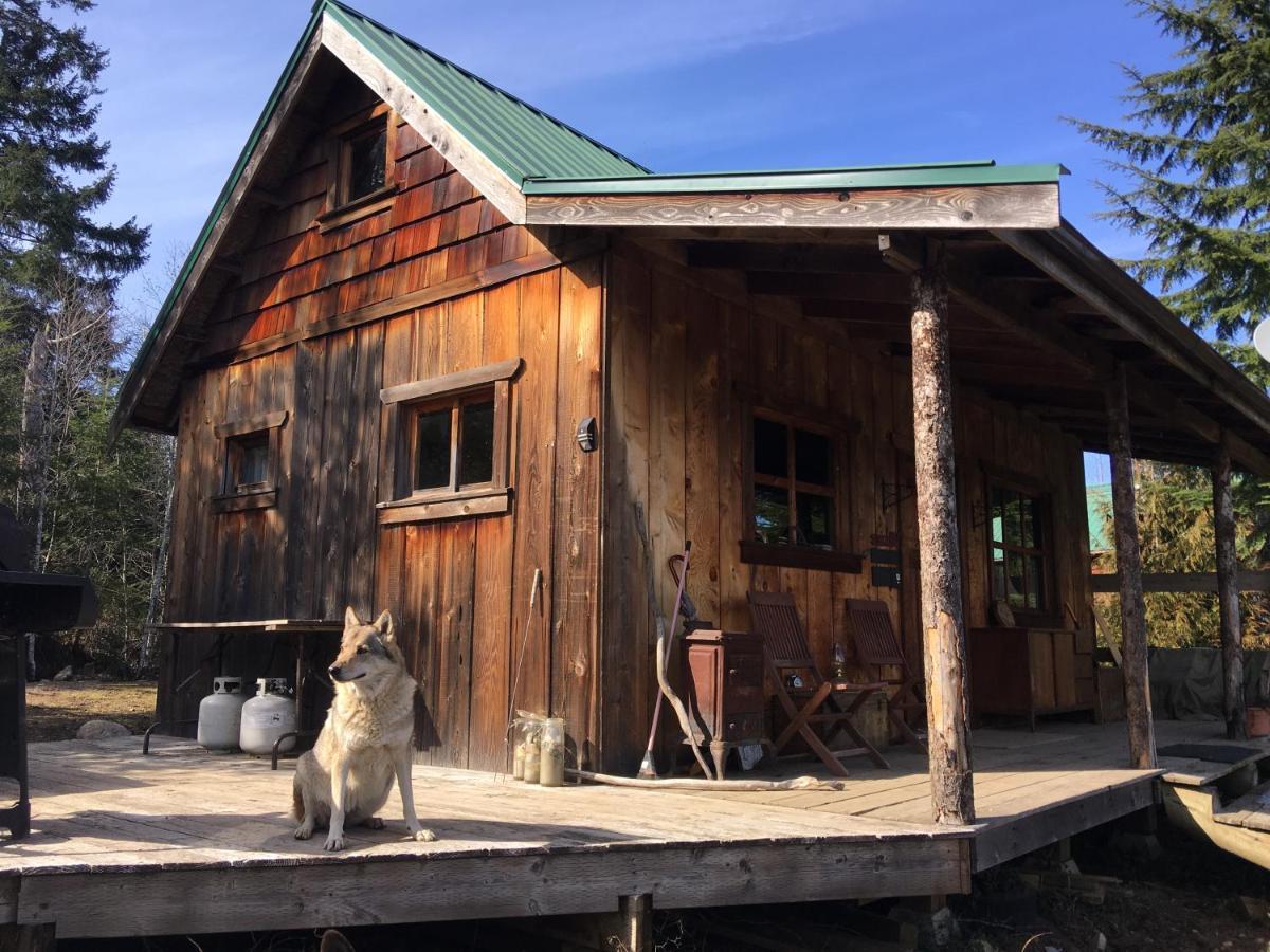 Maple Heart Ranch Hotel Shawnigan Lake Bagian luar foto