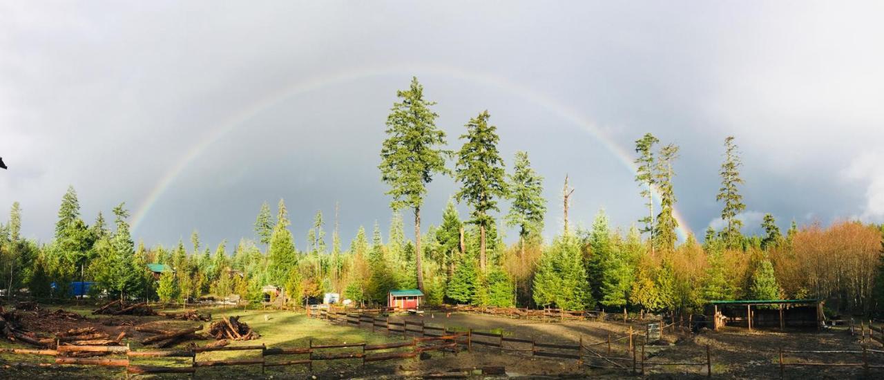 Maple Heart Ranch Hotel Shawnigan Lake Bagian luar foto