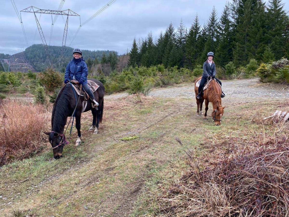 Maple Heart Ranch Villa Shawnigan Lake Bagian luar foto
