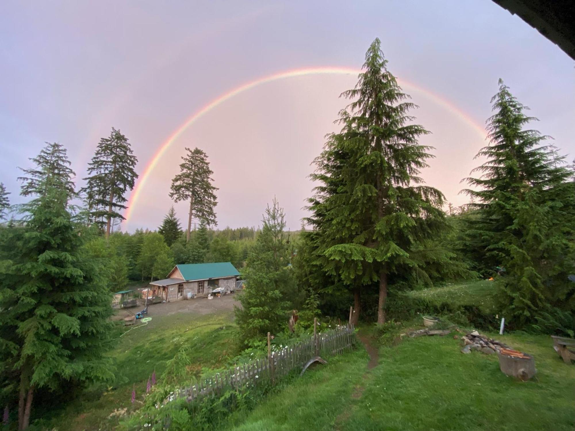 Maple Heart Ranch Hotel Shawnigan Lake Bagian luar foto